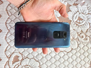 Samsung Xiaomi Redmi Note 9
------
Vând sau fac schim...