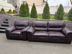Mobilier Set canapele 2+1
------
Piele naturala de cul...