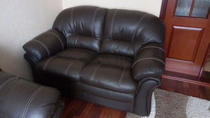 Mobilier Doua canapele din piele naturala 190 cm. si 150...