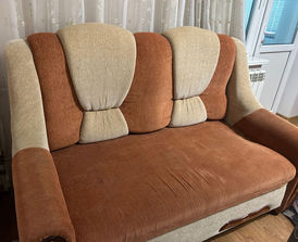 Mobilier Vând canapea și 2 fotolii set
------
Vând mob...