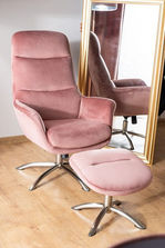 Mobilier Fotoliu cu suport pentru picioare.
------
Mat...