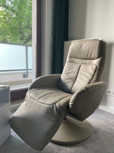 Mobilier Fotoliu frumos pentru relaxare
------
Materia...