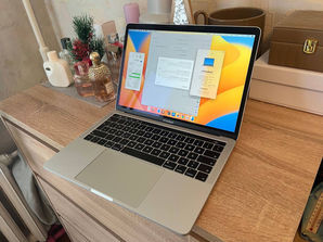 Laptop-uri Топовый Macbook Pro 13 2018 16/256 Touchbar Сро...