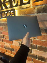 Laptop-uri MacBook Pro 2019 super pret
------
Spre vinza...
