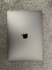 Laptop-uri MacBook Pro
------
MacBook Pro M1 2020
Cutia...