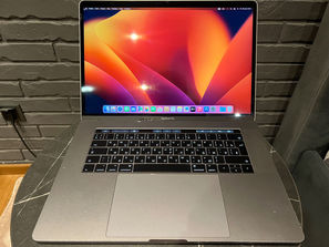 Laptop-uri Vinde MackBook Pro 15 inch 2017 ieftin !!
----...