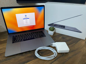 Laptop-uri Apple MacBook Pro 15 2019 (16GB RAM, 512 GB SSD...