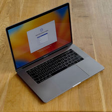 Laptop-uri Apple MacBook Pro 15 2019
------
Весь комплек...