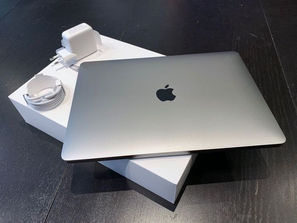 Laptop-uri MacBook Pro 13 M2 - MacBook Air M2 2022
------...