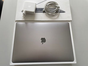 Laptop-uri MacBook Pro 15 2018 32Gb / Intel i7 2.6 MHz / 1...