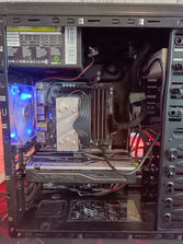 Calculatoare de masa Игровой компьютер
------
Все работает отлично...