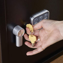 Safeuri Safeu pentru casa la super pret!
------
Tip l...