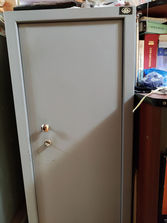 Safeuri Продам сейф
------
Сейф. Закрывается на два к...