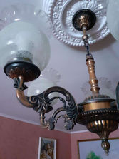 Iluminat liustra din cupru
------
este din cupru 
in ...