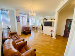 Centru Apartament cu 2 camere, 85 m², Centru, Chișinău...