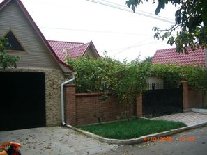 Buiucani продаю Dom
------
хороший отепленный дом
---...