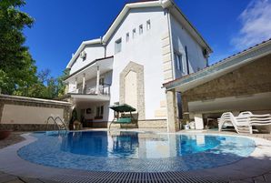 Buiucani Vânzare casă, Buiucani, 600 mp, 700000 €
-----...