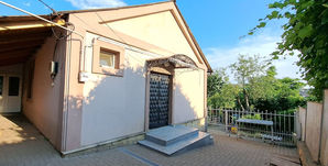 Buiucani Продаю дом. Ул Парис
------
Дом и участок 6,8...