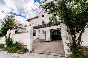 Durlesti Casă, 3 nivele, 290 mp, 5 ari, strada Alexandr ...