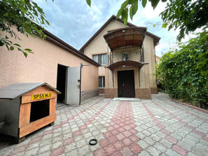 Durlesti Casa în două nivele
------
Casa 2 nivele + ma...