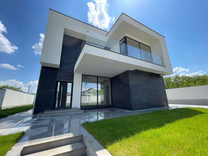 Durlesti Casa Poiana Domneasca
------
Suprafata 200m2
...