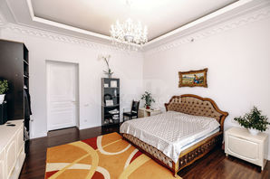 Telecentru Casa cu 2 nivele, Telecentru, 400 mp, 350 000 €...