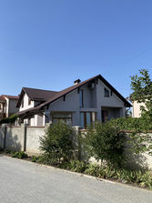 Balti Продаётся дом в районе « поле чудес» 245 м2
--...