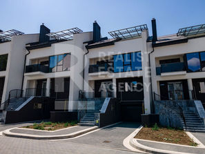 Centru Townhouse, 3 nivele, 320 mp, strada Moara Roșie...