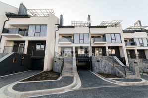 Centru Townhouse în 4 niveluri, 320 mp, Centru, 310 00...