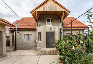 Centru Casă, Ialoveni, 137 mp + 6 ari!
------
__ Ach...