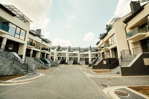 Centru Townhouse în 3 nivele, sect. Centru, 330 mp + 3...