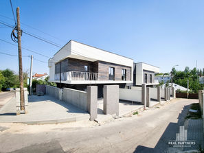 Centru Townhouse Lomonosov
------
Spre vânzare Townh...