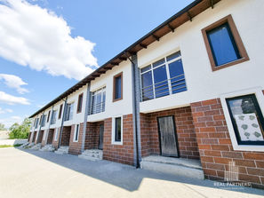 Centru Townhouse Valea Trandafirilor
------
Spre vân...
