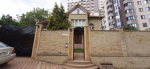 Centru casa individual centru 600м2 5 ar / Дом в центр...