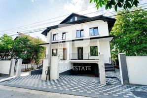Stauceni Casă de tip Duplex, situat în com. Stăuceni
--...