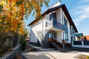 Stauceni Casă! str. Tighina, Centru, 52m2! Autonomă!
--...