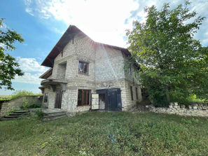 Orhei Vînzare casă cu 2 nivele, amplasată în Orhei, s...