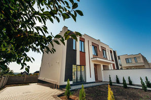 Truseni Duplex în 2 nivele, trușeni, 175 mp + 3 ari!
-...