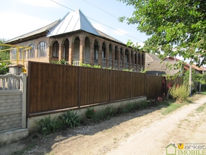 Orhei Продаем 2 этажный кирпичный дом 170 кв.м. на 9 ...
