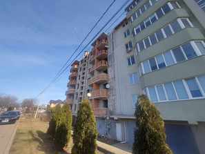 Colonita Vindem apartament cu 2 camere, situat în bloc n...